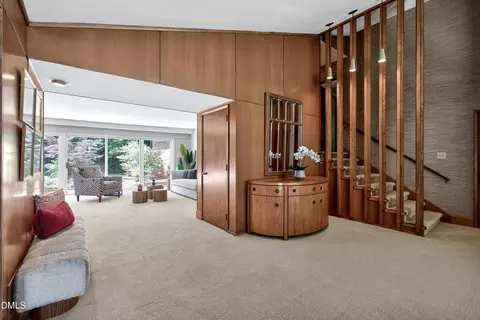 901 Westwood Dr, Raleigh, NC 27607