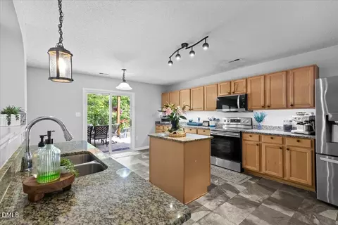 248 Brookhaven Dr, Clayton, NC 27527