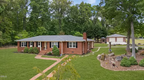 107 Edgewood Dr, Oxford, NC 27565