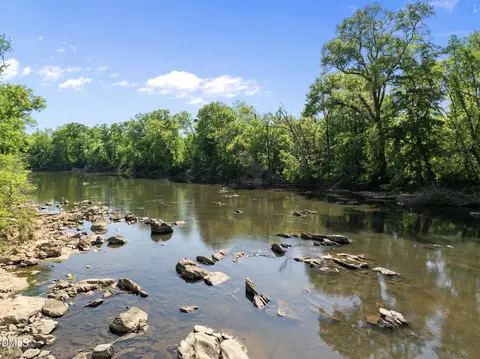 668 Windsor Rd, Chapel Hill, NC 27516