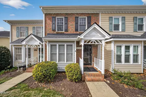 2106 Trailridge Ct, Raleigh, NC 27603