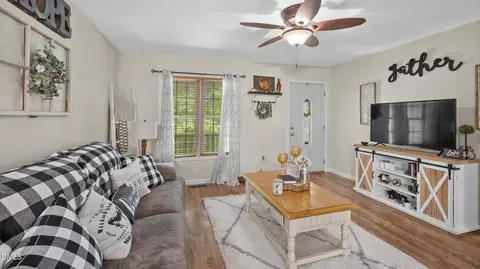 208 E Brown St, Randleman, NC 27317