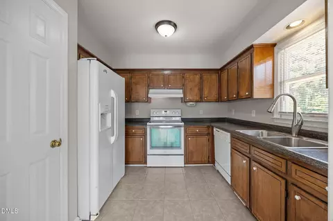 Kitchen - 40 Circle Tree Ln, Angier, NC 27501 photo 2 of 4