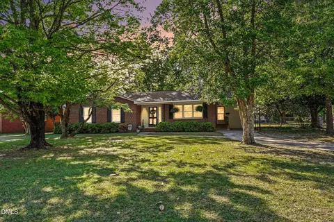 912 S Walnut Dr, Smithfield, NC 27577