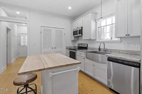 1916 Hart St, Durham, NC 27703 photo 8