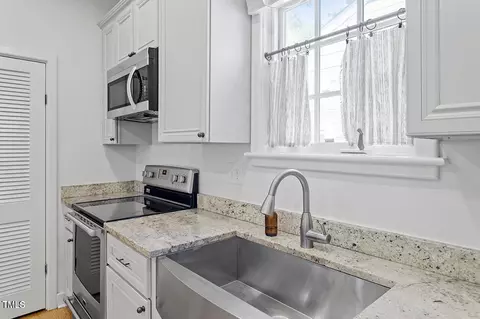 1916 Hart St, Durham, NC 27703 photo 9