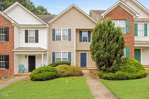 120 Blackthorne Ct, Clayton, NC 27520