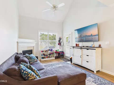 2748 Andover Glen Rd, Raleigh, NC 27604