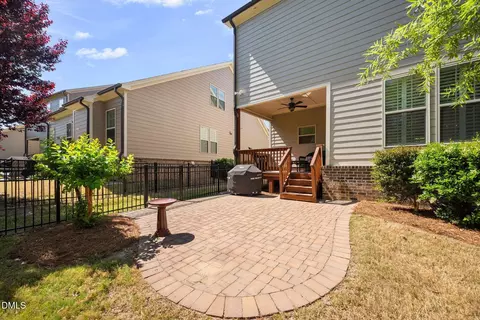 Exterior - 941 Regency Cottage Pl, Cary, NC 27518 photo 6 of 7