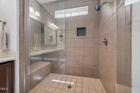 Bath - 941 Regency Cottage Pl, Cary, NC 27518 photo 3 of 5