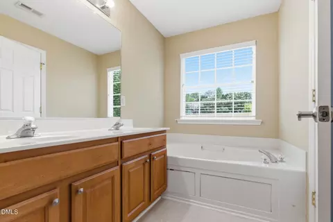 Bath - 2904 Gross Ave, Wake Forest, NC 27587 photo 2 of 5