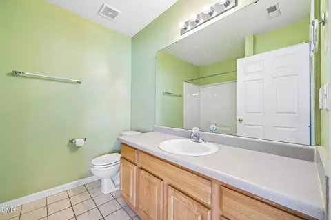 Bath - 245 Highgate Cir, Wake Forest, NC 27587 photo 3 of 4