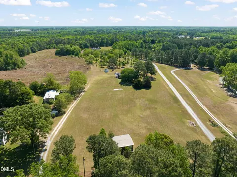 2660 Nc 242 N, Benson, NC 27504