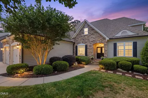 8104 Crookneck Dr, Angier, NC 27501