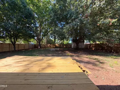 Exterior - 107 Starling St, Pine Level, NC 27568 photo 3 of 4