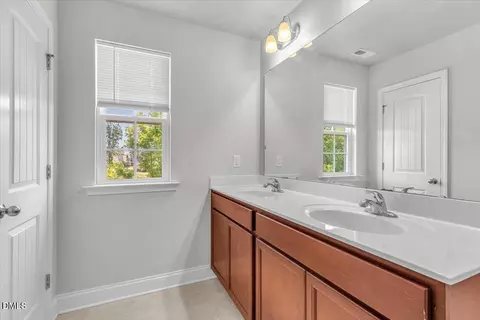 Bath - 143 Dando St, Garner, NC 27529 photo 2 of 2