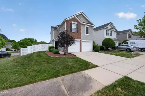 220 Danesway Dr, Holly Springs, NC 27540