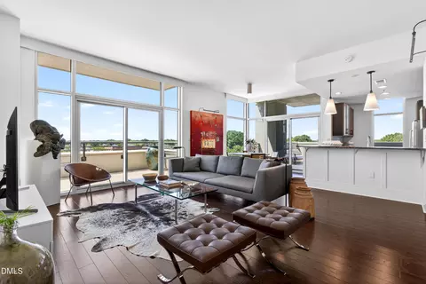 140 W Franklin St UNIT 504, Chapel Hill, NC 27516