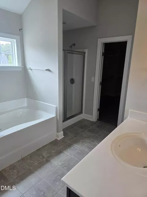 Bath - 109 Chapel Fields Ln, Garner, NC 27529 photo 3 of 6
