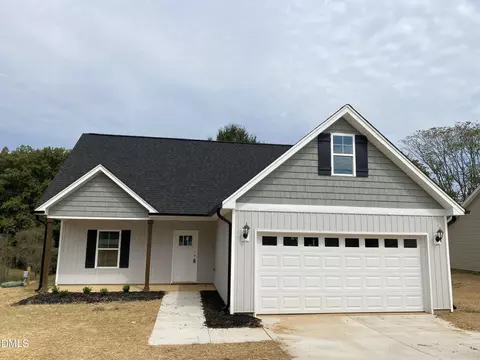 409 E Lee Ave, Yadkinville, NC 27055