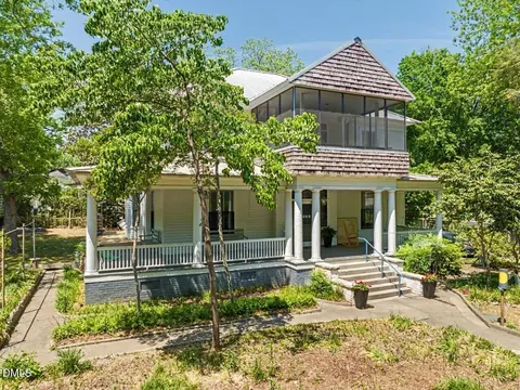 215 Hillcrest Rd, Raleigh, NC 27605