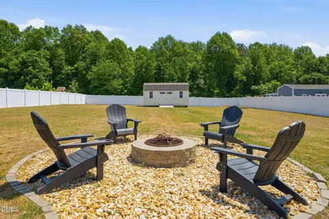 129 Star Valley Dr, Angier, NC 27501