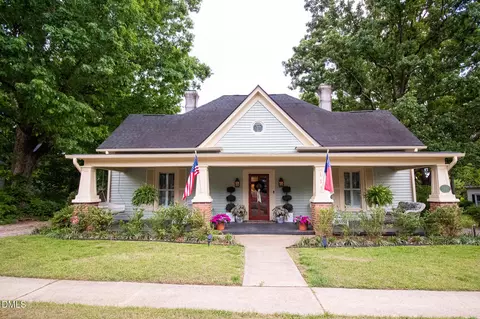 115 W Franklin St, Youngsville, NC 27596
