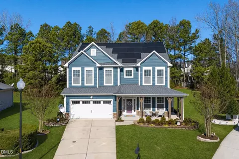 93 Woods Manor Ln, Clayton, NC 27527