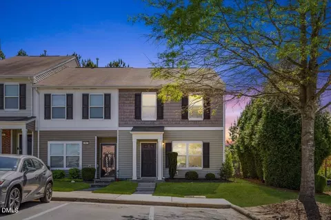 100 Stratford Lakes Dr UNIT 384, Durham, NC 27713
