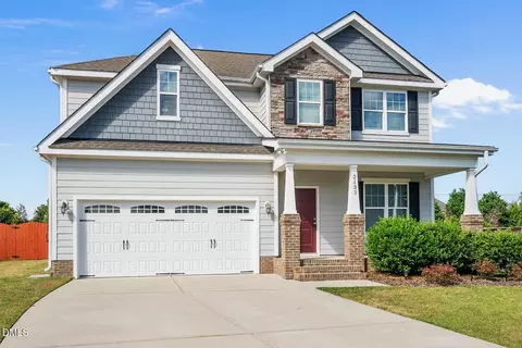 2133 Mills Crest St, Fuquay Varina, NC 27526
