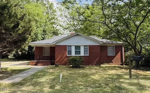 307 Byrd St, Clinton, NC 28328