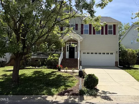 105 Oakbeech Ct, Holly Springs, NC 27540