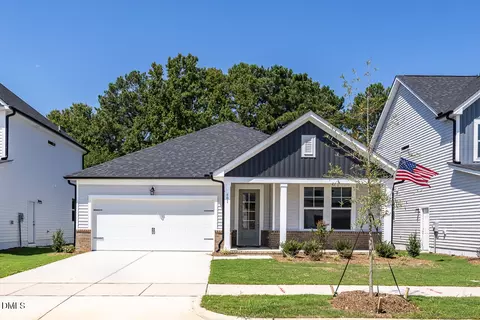 601 Crescent Wood Trl, Zebulon, NC 27597