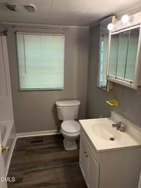 Bath - 127 End Ave, Durham, NC 27703 photo 1 of 2