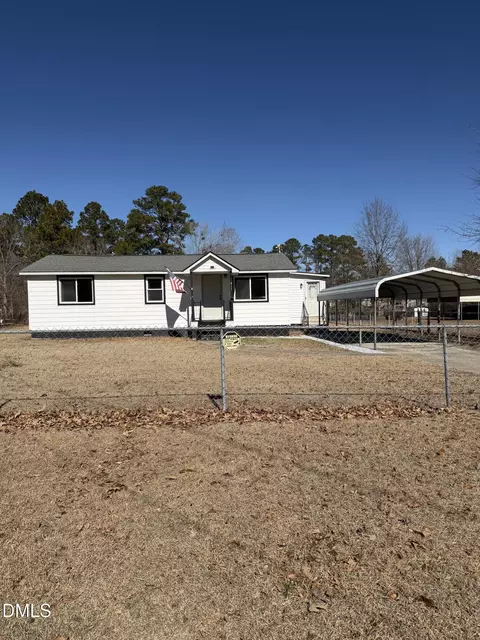 411 Rainey Dr, Spring Lake, NC 28390