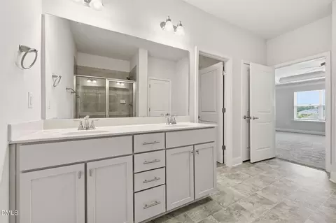 Bath - 407 Glenkirk Pl, Garner, NC 27529 photo 1 of 3