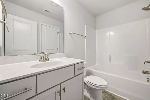 Bath - 407 Glenkirk Pl, Garner, NC 27529 photo 3 of 3