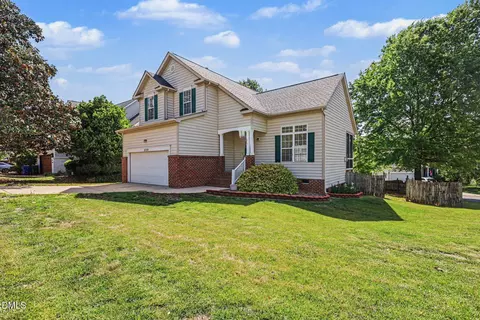 8709 Blakehurst Dr, Raleigh, NC 27617