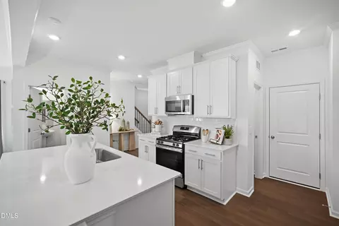 Kitchen - 254 Snowfield Dr, Garner, NC 27529 photo 4 of 4