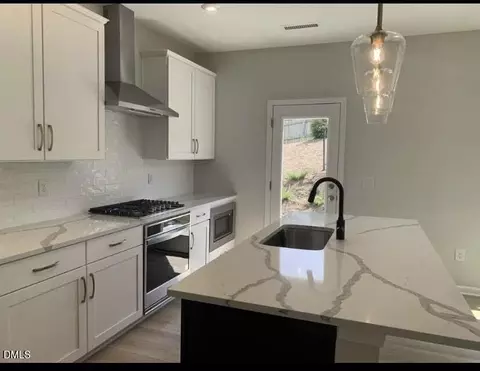 835 Oak Center Dr, Raleigh, NC 27610