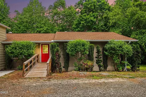 207 Oakland Dr, Apex, NC 27539