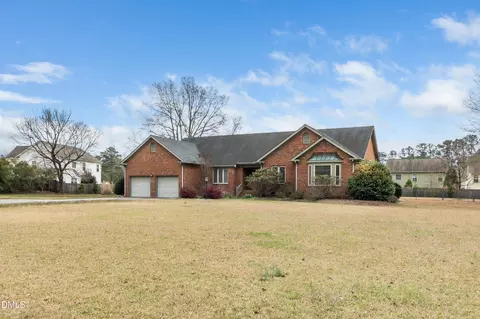 609 W Academy St, Fuquay Varina, NC 27526