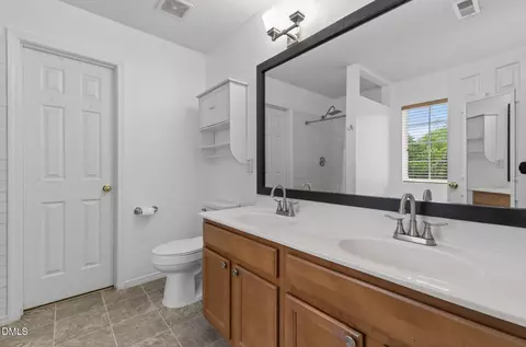 Bath - 2805 Lenox Ln, Durham, NC 27703 photo 2 of 5