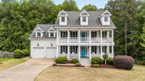 513 Lake Gaston Dr, Fuquay Varina, NC 27526