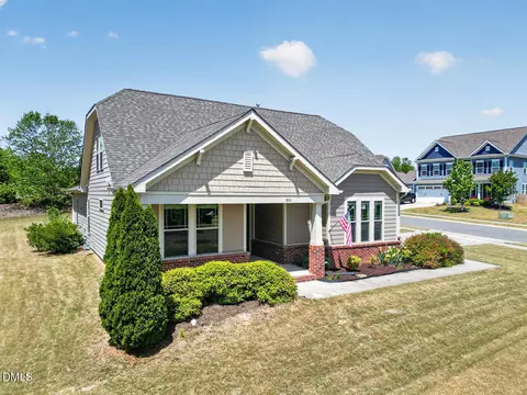 802 King Lake Ct, Fuquay Varina, NC 27526