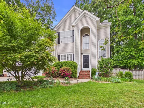 2102 Woodbury Dr, Hillsborough, NC 27278