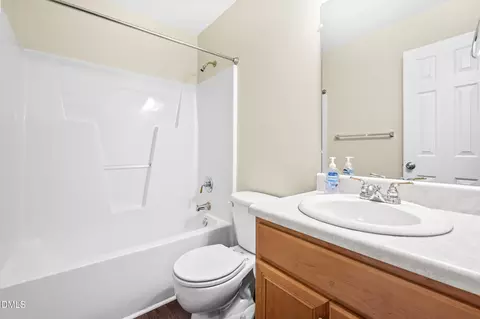 Bath - 125 Rustic Ln, Smithfield, NC 27577 photo 4 of 5