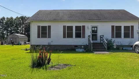 142 Lovers Ln, Elizabeth City, NC 27909