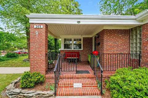 Exterior - 203 E Davis St, Smithfield, NC 27577 photo 3 of 7