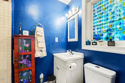 Bath - 203 E Davis St, Smithfield, NC 27577 photo 2 of 2